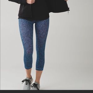 RARE Lululemon Wunder Under Crop III